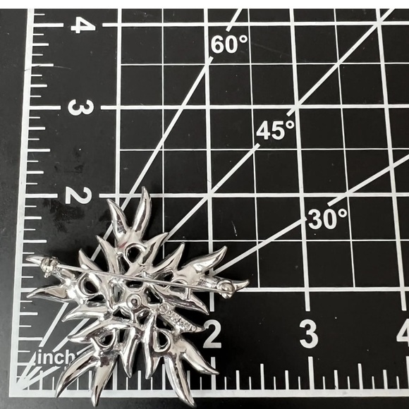 Sarah Coventry Vintage Starburst Rhinestone Pin Silver Tone - Picture 10 of 10